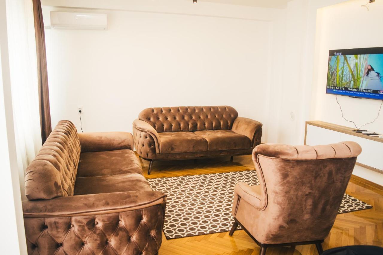Appartamento Aparment Theatre Ni Esterno foto