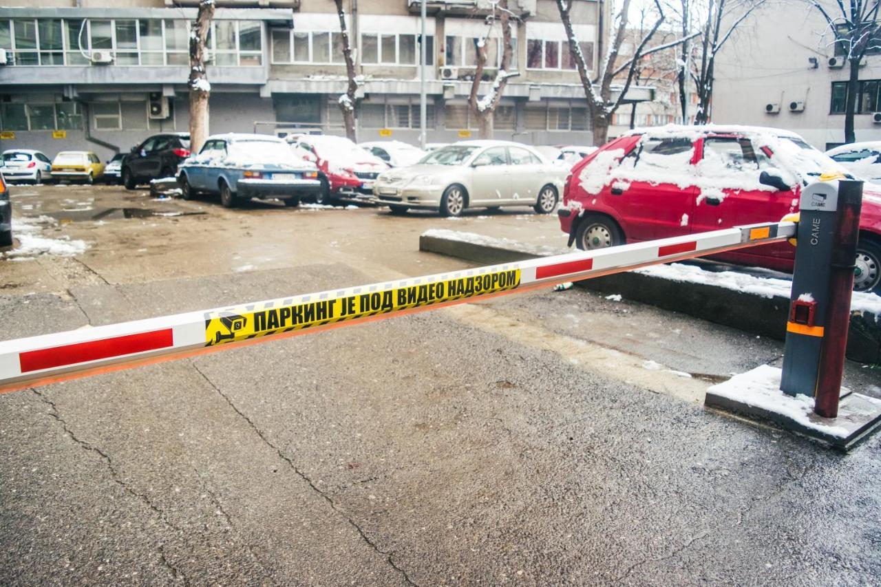 Appartamento Aparment Theatre Ni Esterno foto